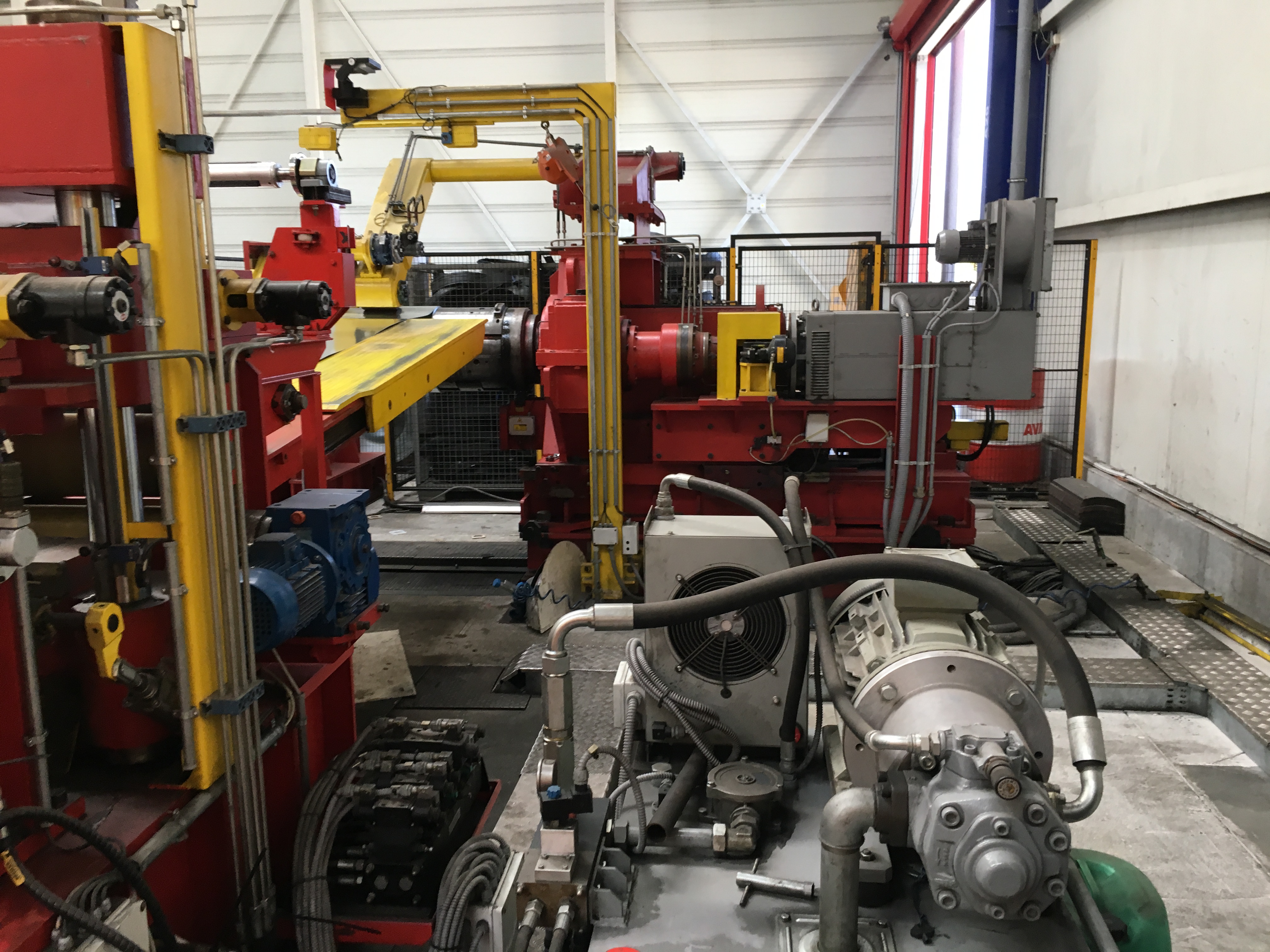 Maschinenverlagerung, Industriemontage, Maschinenmontage, Montageservice, Montage, Demontage, Industrieservice, Wartung, Instandhaltung, Anlagenmontage, Reparatur, Überholung